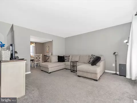 Living - 4983 Robin Ct, Frederick, MD 21703 photo 2 of 4