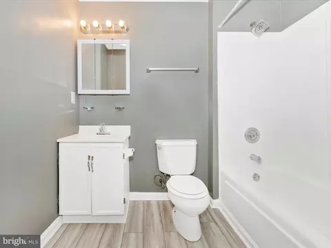 Bath - 4983 Robin Ct, Frederick, MD 21703 photo 5 of 5