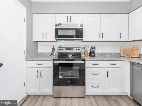 Kitchen - 4983 Robin Ct, Frederick, MD 21703 photo 9 of 9