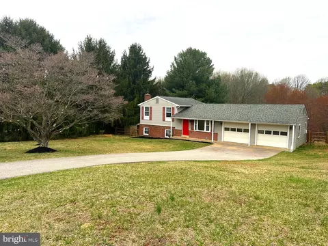 11376 Canary Dr, Ijamsville, MD 21754