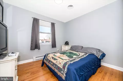 Bedroom - 2767 Lynn St, Frederick, MD 21704 photo 4 of 8