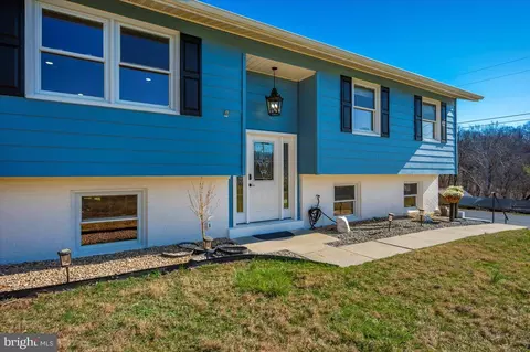 Exterior - 2767 Lynn St, Frederick, MD 21704 photo 2 of 13