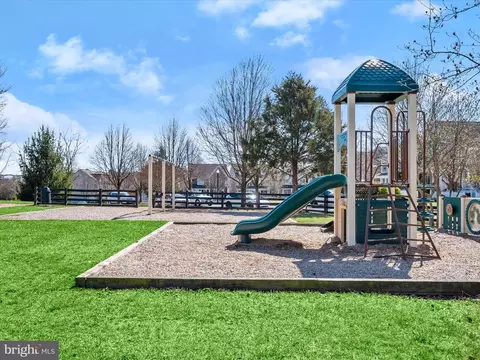 Exterior - 8902 Mackall Ct, Frederick, MD 21704 photo 16 of 18