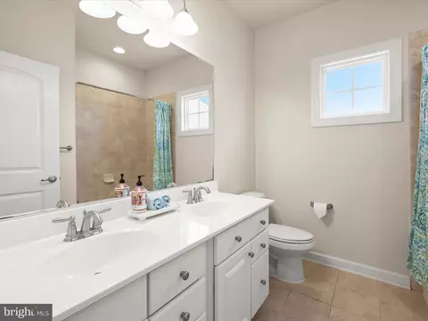 Bath - 8902 Mackall Ct, Frederick, MD 21704 photo 5 of 6