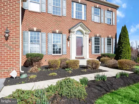 Exterior - 8902 Mackall Ct, Frederick, MD 21704 photo 2 of 18