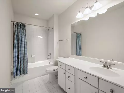Bath - 8902 Mackall Ct, Frederick, MD 21704 photo 6 of 6