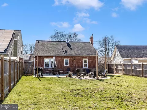 Exterior - 207 Thomas Ave, Frederick, MD 21701 photo 5 of 13