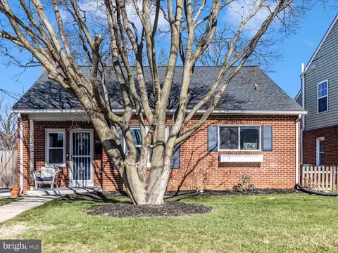 Exterior - 207 Thomas Ave, Frederick, MD 21701 photo 10 of 13