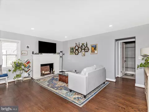 Living - 207 Thomas Ave, Frederick, MD 21701 photo 1 of 1