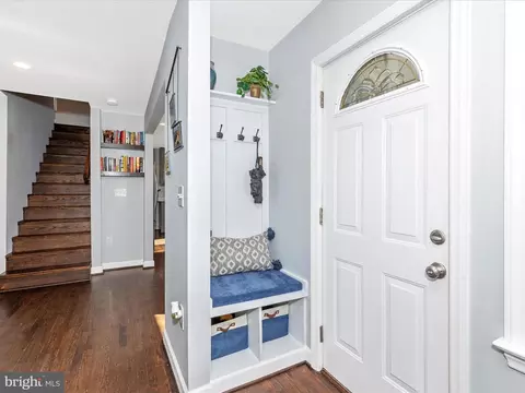 Entry Way - 207 Thomas Ave, Frederick, MD 21701 photo 3 of 8