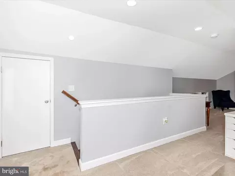 Entry Way - 207 Thomas Ave, Frederick, MD 21701 photo 7 of 8