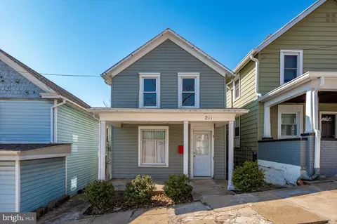 211 N Maple Ave, Brunswick, MD 21716