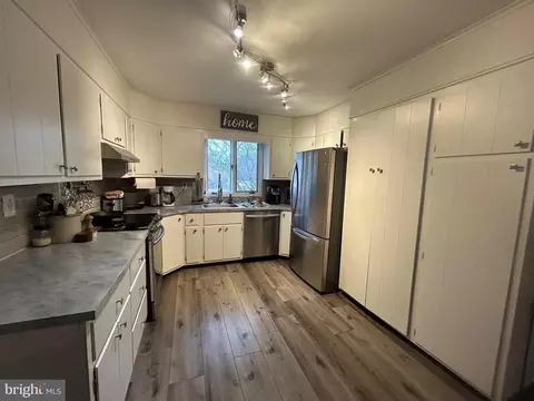8325 Walter Martz Rd, Frederick, MD 21702 photo 6
