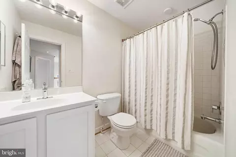 Bath - 3403 Mantz Ln, Frederick, MD 21704 photo 2 of 3