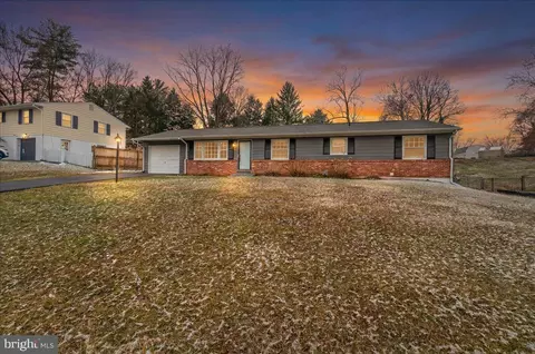 10009 York Dr, Ijamsville, MD 21754