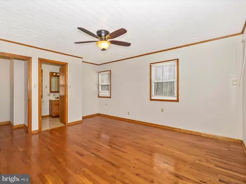 Bedroom - 4439 John Draper Rd, Smithsburg, MD 21783 photo 5 of 12