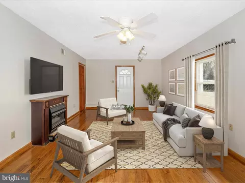 Living - 4439 John Draper Rd, Smithsburg, MD 21783 photo 1 of 12