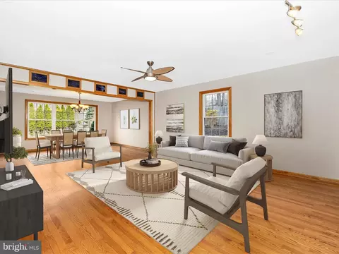 Living - 4439 John Draper Rd, Smithsburg, MD 21783 photo 9 of 12