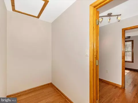 Entry Way - 4439 John Draper Rd, Smithsburg, MD 21783 photo 3 of 4