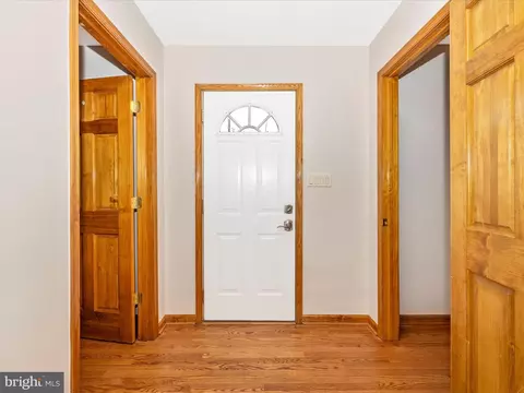 Entry Way - 4439 John Draper Rd, Smithsburg, MD 21783 photo 4 of 4