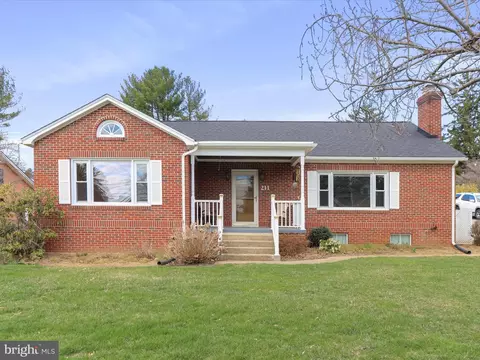 211 Broad St, Middletown, MD 21769