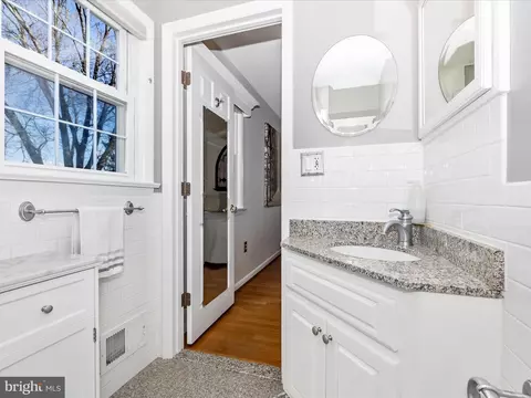 Bath - 16 Kline Blvd, Frederick, MD 21701 photo 4 of 4