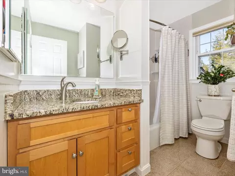Bath - 16 Kline Blvd, Frederick, MD 21701 photo 2 of 4