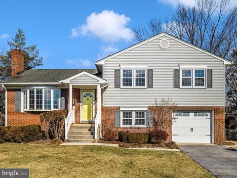 16 Kline Blvd, Frederick, MD 21701