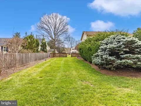 Exterior - 7094 Autumn Leaf Ln, Frederick, MD 21702 photo 7 of 12
