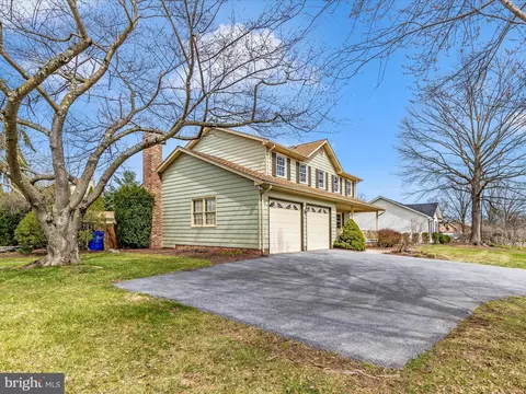 Exterior - 7094 Autumn Leaf Ln, Frederick, MD 21702 photo 9 of 12