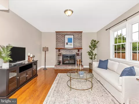 Living - 7094 Autumn Leaf Ln, Frederick, MD 21702 photo 2 of 3