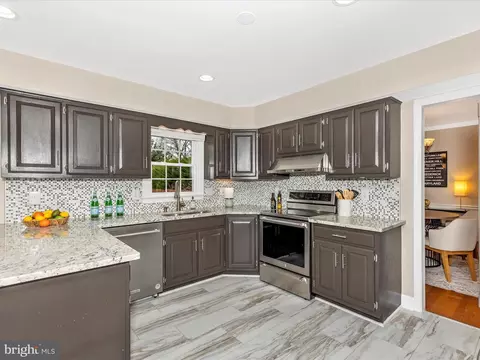 Kitchen - 7094 Autumn Leaf Ln, Frederick, MD 21702 photo 2 of 3