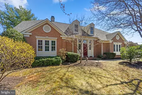 837 Dunbrooke Ct, Frederick, MD 21701 photo 2