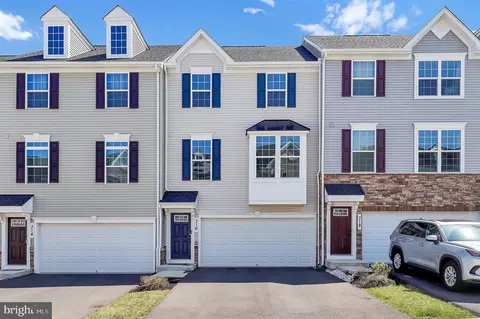 316 Pemberton Park Ln, Frederick, MD 21703