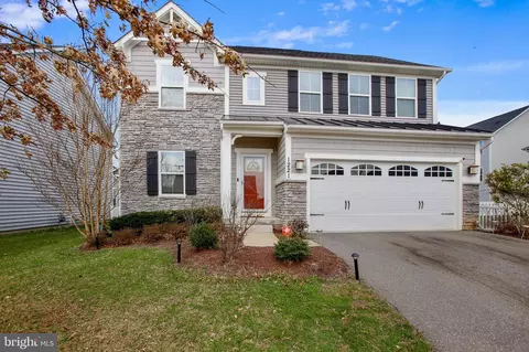 1221 Long Farm Ln, Brunswick, MD 21716