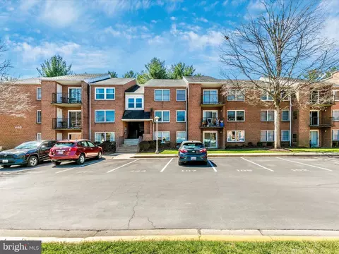 400 Chapel Ct #104, Walkersville, MD 21793