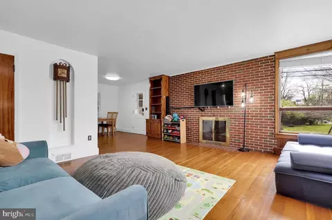 404 Biggs Ave, Frederick, MD 21702 photo 3