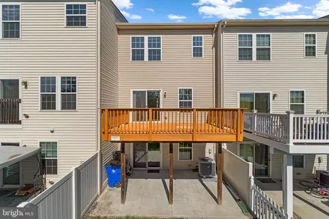 Exterior - 2061 Spring Run Cir, Frederick, MD 21702 photo 4 of 5