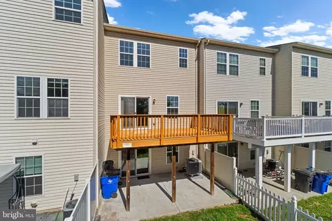 Exterior - 2061 Spring Run Cir, Frederick, MD 21702 photo 3 of 5
