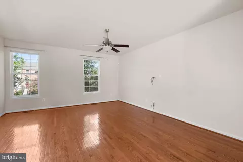Living - 2061 Spring Run Cir, Frederick, MD 21702 photo 3 of 9