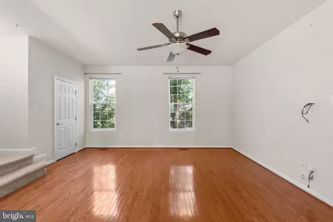 Living - 2061 Spring Run Cir, Frederick, MD 21702 photo 2 of 9