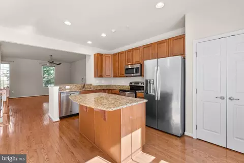 Kitchen - 2061 Spring Run Cir, Frederick, MD 21702 photo 2 of 4