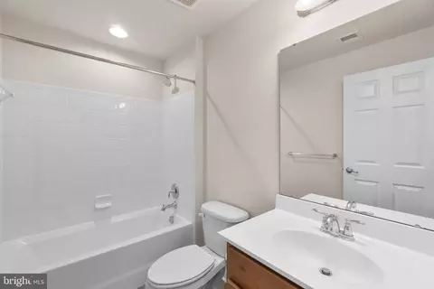 Bath - 2061 Spring Run Cir, Frederick, MD 21702 photo 2 of 2