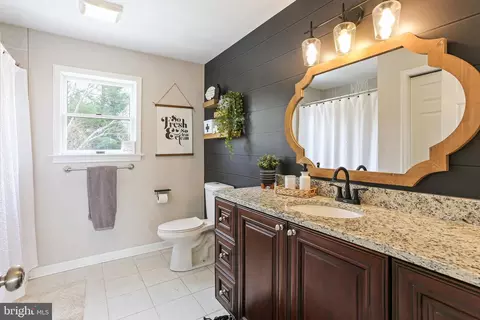 Bath - 3234 Bidle Rd, Middletown, MD 21769 photo 5 of 7