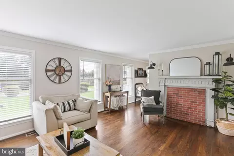 Living - 3234 Bidle Rd, Middletown, MD 21769 photo 1 of 2