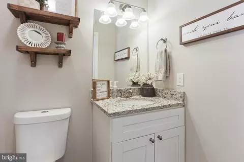Entry Way - 3234 Bidle Rd, Middletown, MD 21769 photo 3 of 4