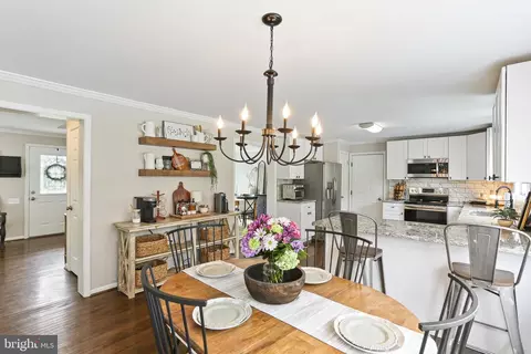 Dining - 3234 Bidle Rd, Middletown, MD 21769 photo 3 of 3