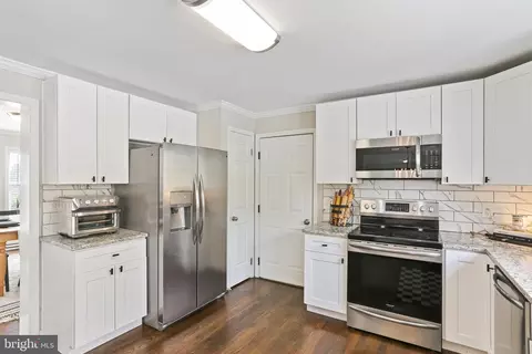 Entry Way - 3234 Bidle Rd, Middletown, MD 21769 photo 2 of 4