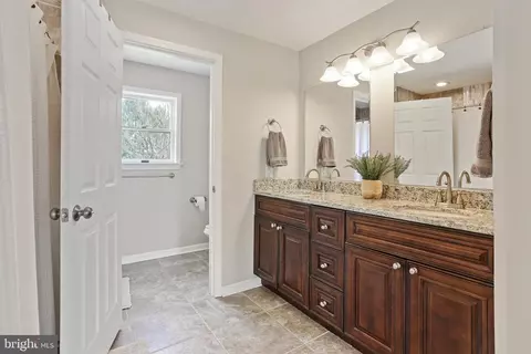 Bath - 3234 Bidle Rd, Middletown, MD 21769 photo 3 of 7
