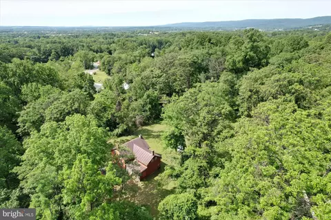 16142 B Kelbaugh Rd, Thurmont, MD 21788 photo 2